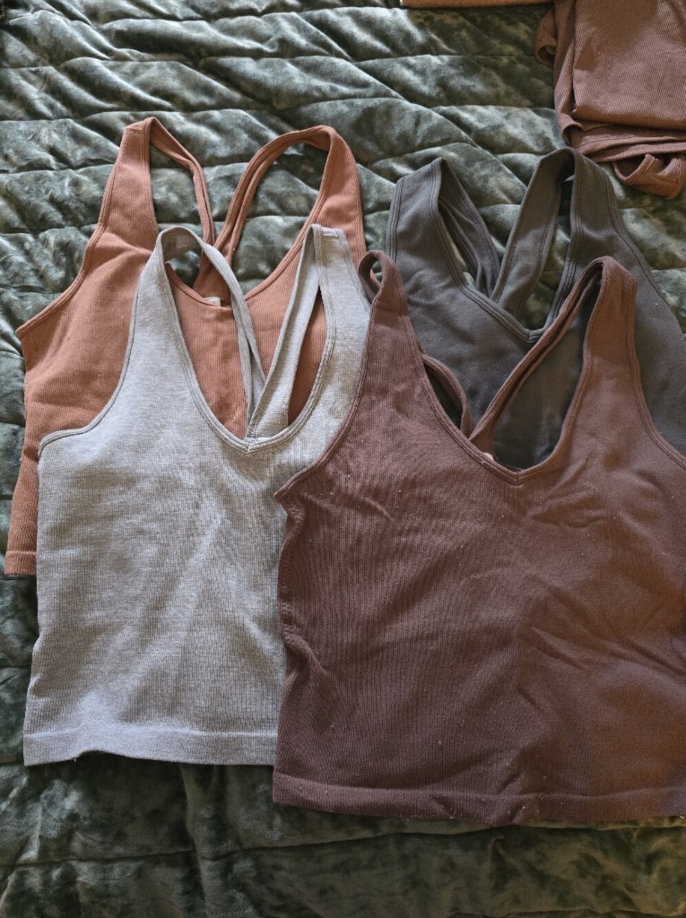 (Set Of 4) Ribbed Brami Cropped Tank Tops - Picture 2 of 11